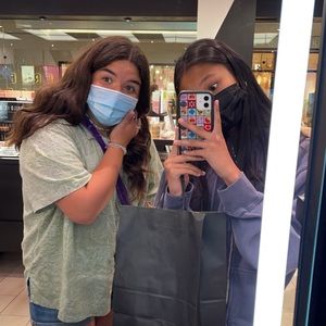 Meet your Posher, Jillian